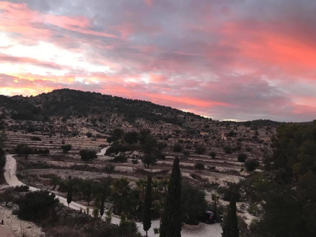 Finca Las Estrellas Relleu Ngoại thất bức ảnh